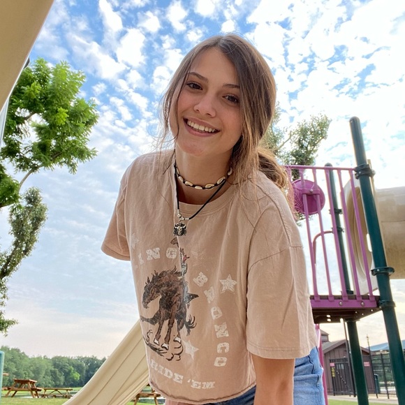 Meet your Posher, Sheila - Picture 7 of 8